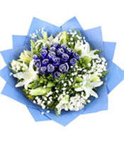 开心每一天-19枝蓝玫瑰，5枝多头白香水百合，满天星，黄莺