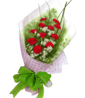 感念恩情-11枝红康乃馨，配花配叶丰满点缀