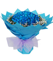 蓝色佳人-99枝蓝玫瑰，满天星外围