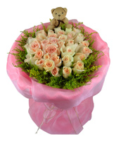 粉色梦幻-19枝香槟玫瑰，黄莺点缀，1只可爱小熊